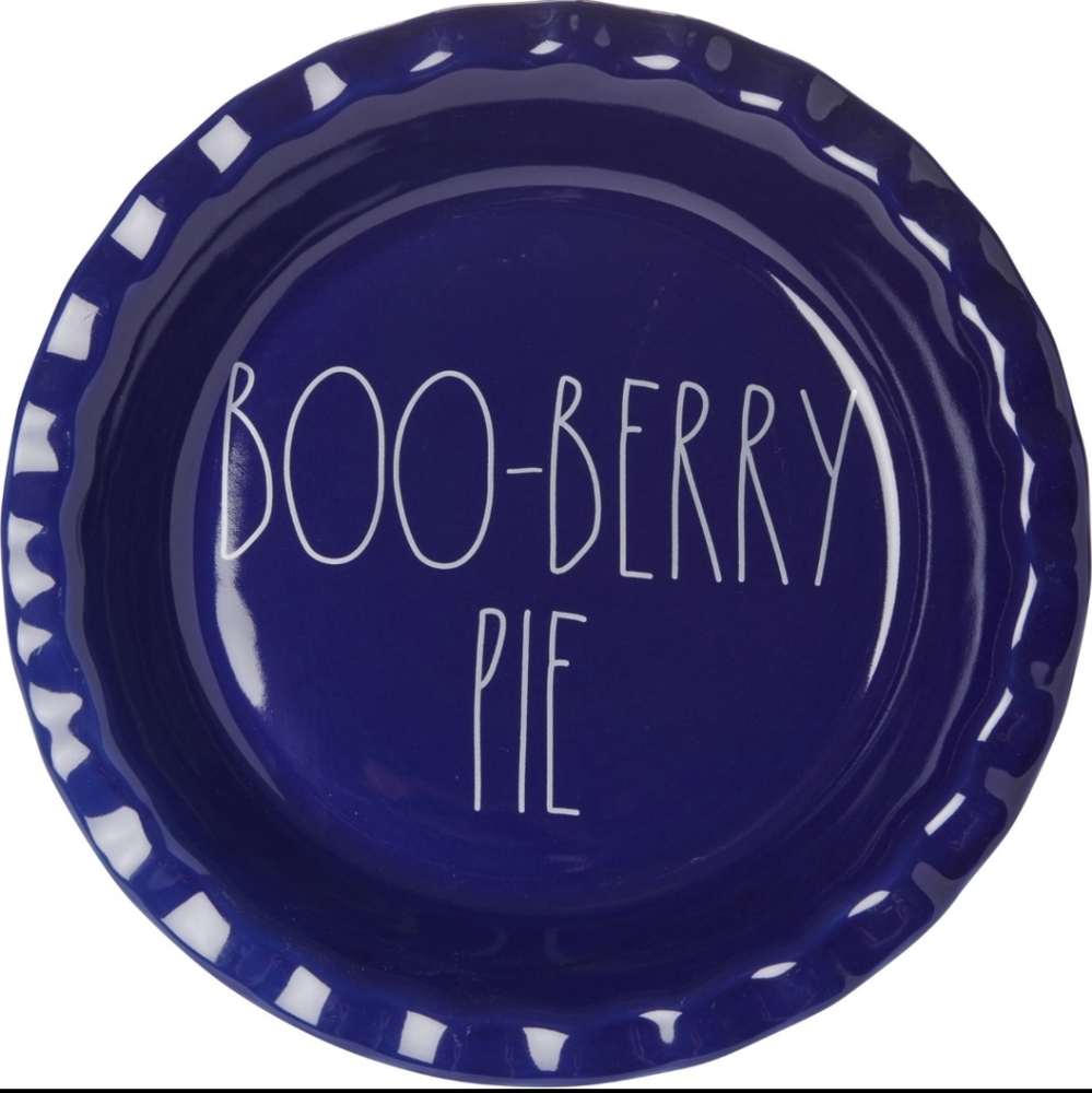 NWT Rae Dunn “BOO-BERRY PIE” Halloween Pie Plate 2022